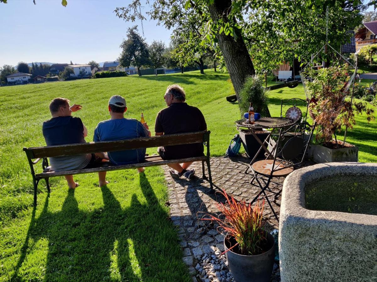 Pension Holzapfel Sankt Georgen im Attergau Extérieur photo