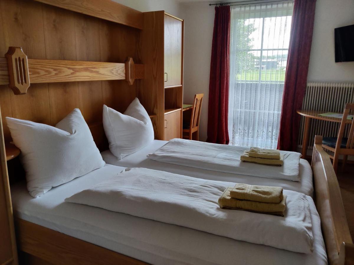 Pension Holzapfel Sankt Georgen im Attergau Extérieur photo