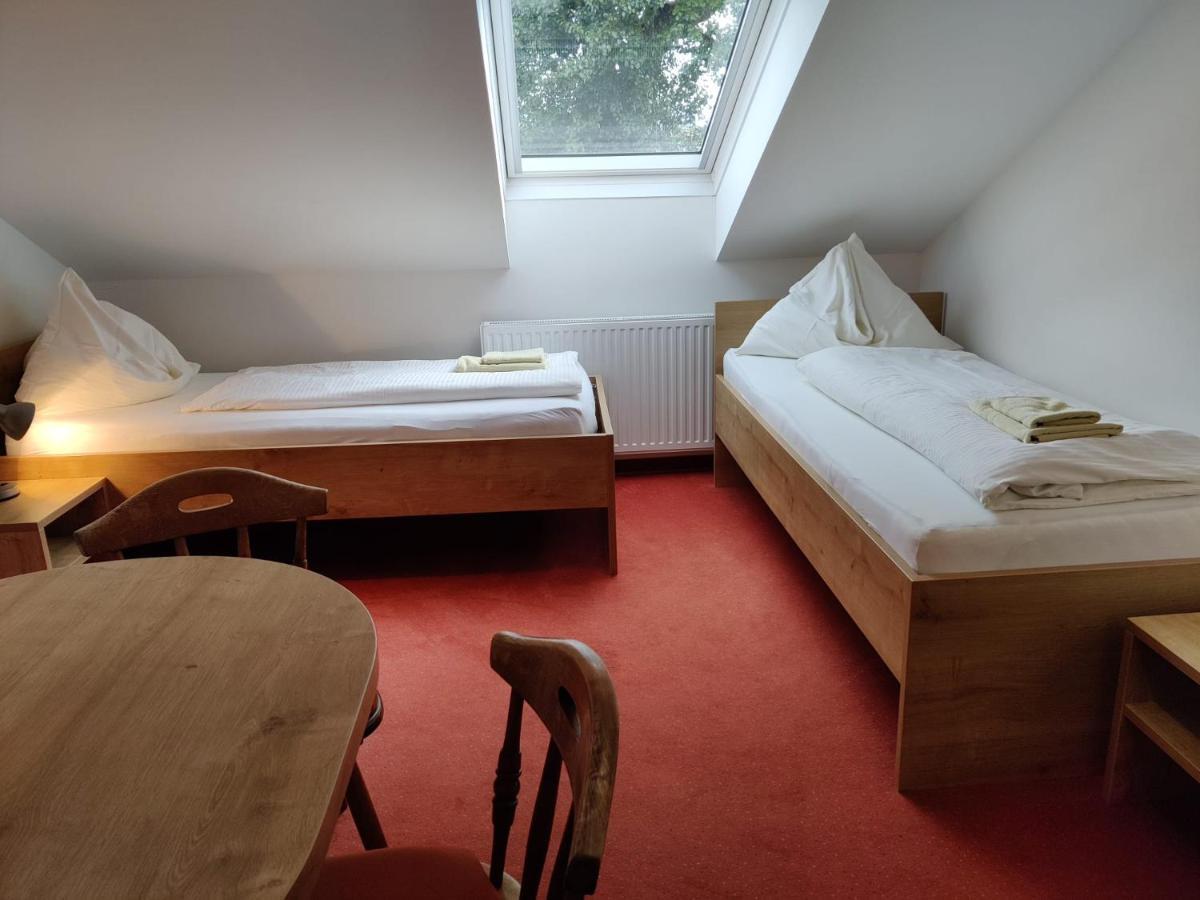 Pension Holzapfel Sankt Georgen im Attergau Extérieur photo