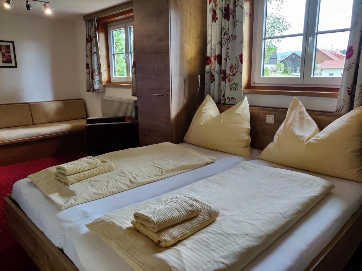Pension Holzapfel Sankt Georgen im Attergau Extérieur photo