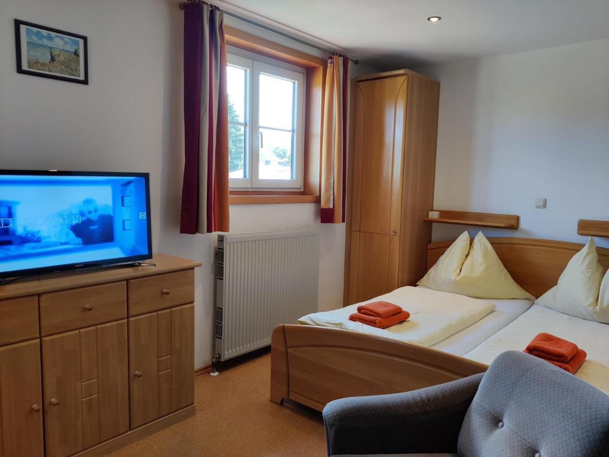 Pension Holzapfel Sankt Georgen im Attergau Chambre photo