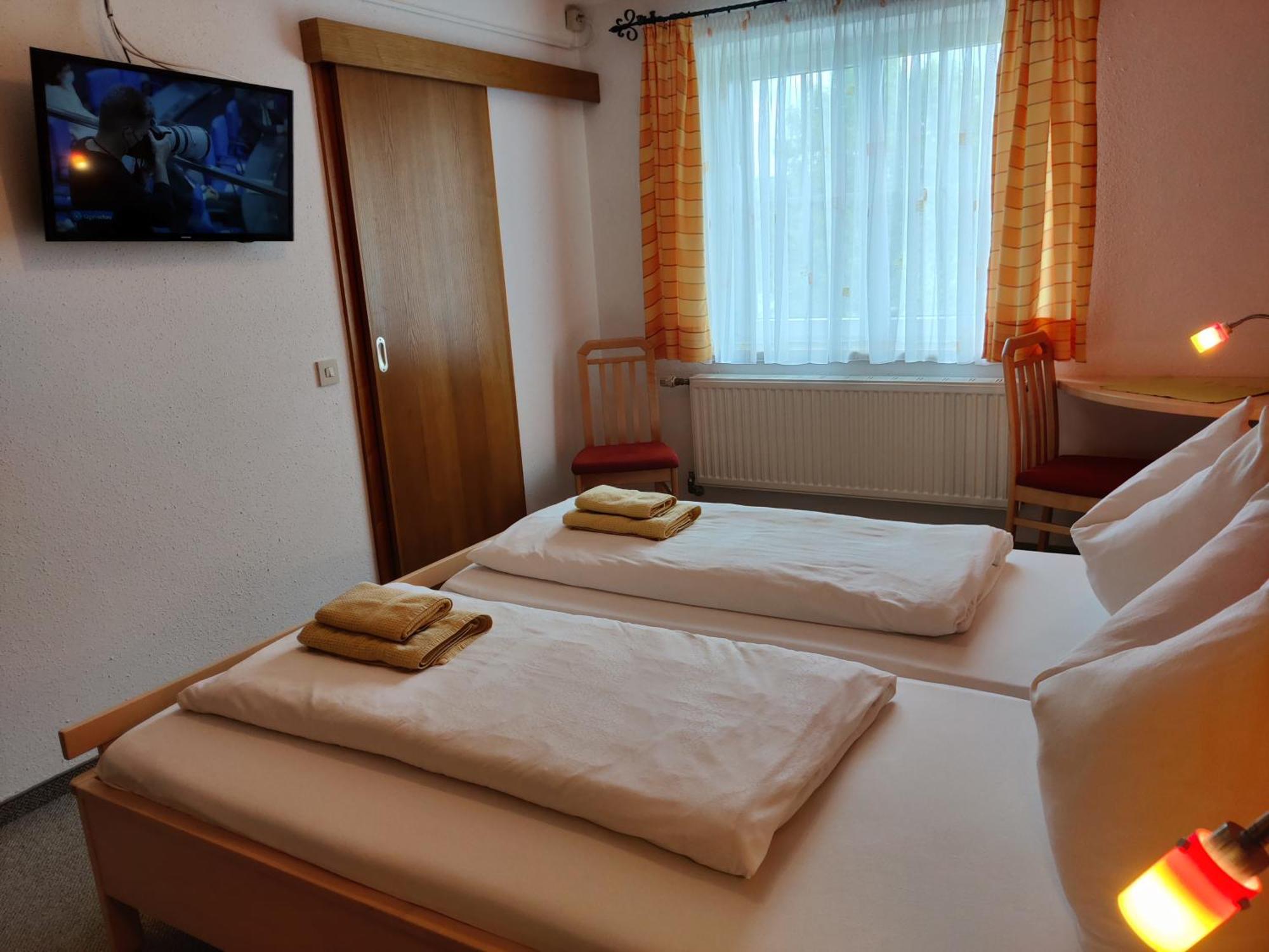 Pension Holzapfel Sankt Georgen im Attergau Extérieur photo